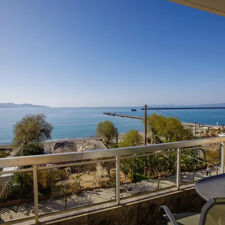 Messinian Bay Shore Apartment *